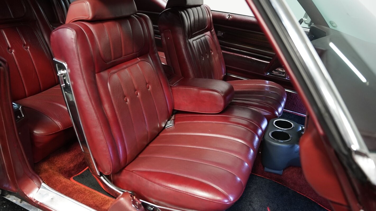 Buick-Riviera-1973-Coupe-37