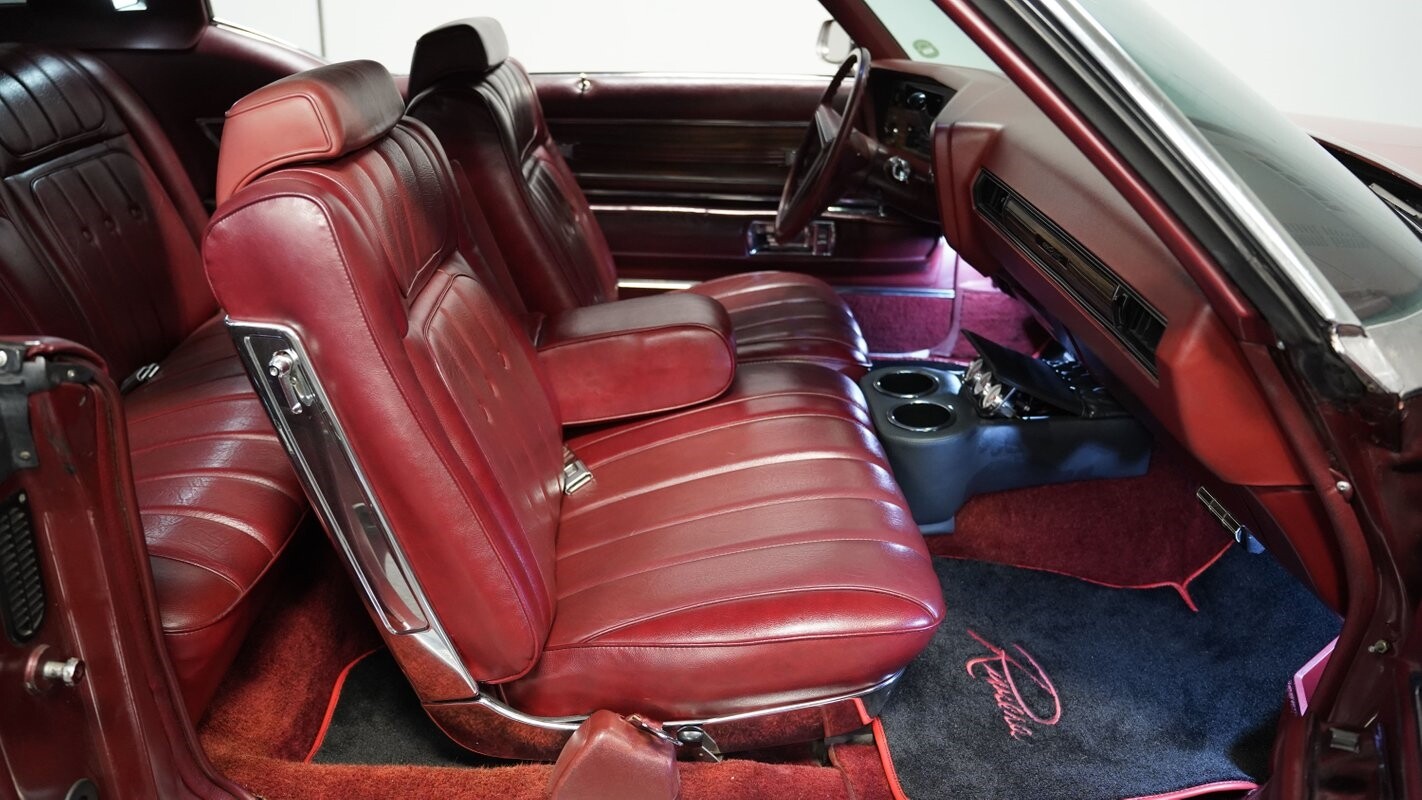 Buick-Riviera-1973-Coupe-38
