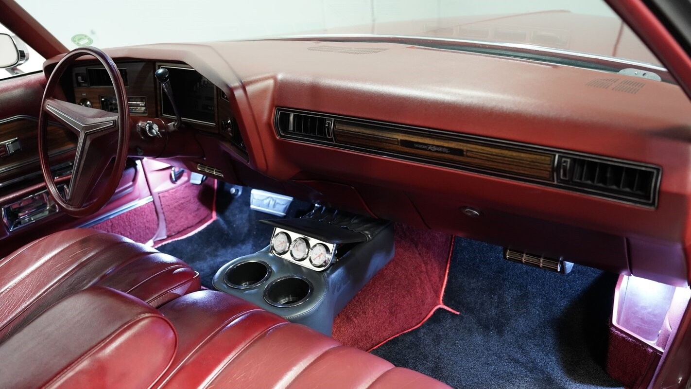 Buick-Riviera-1973-Coupe-39