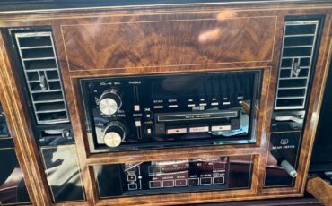 Buick-Riviera-1985-COUPE-11