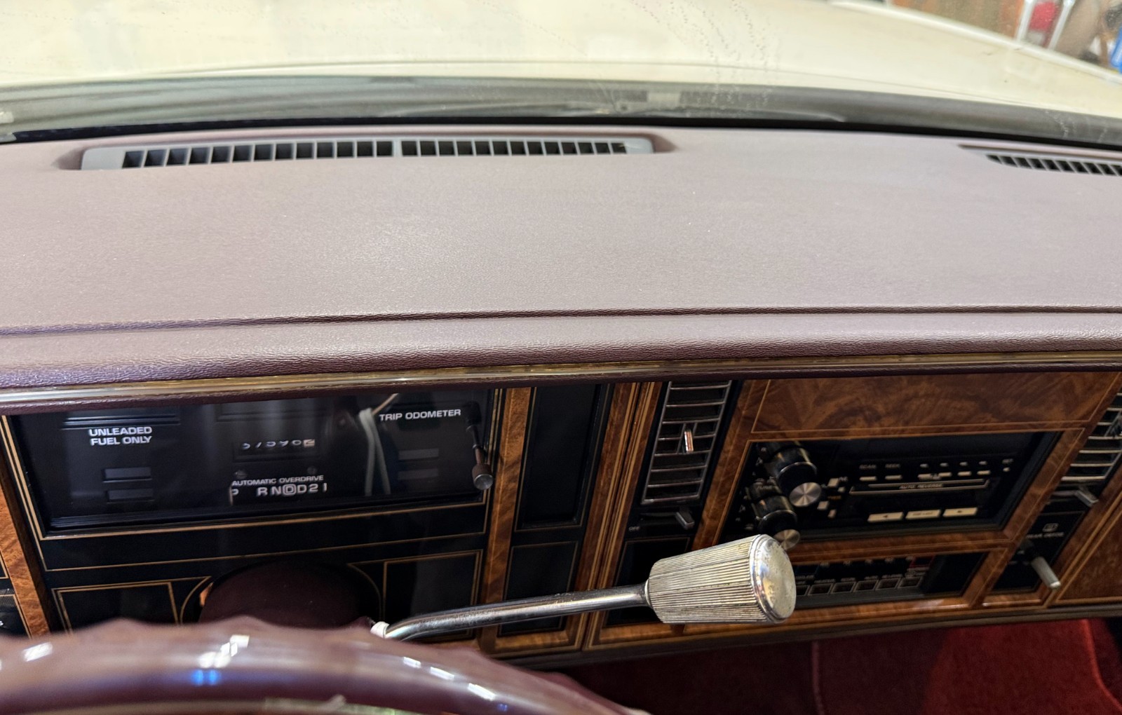 Buick-Riviera-1985-COUPE-13