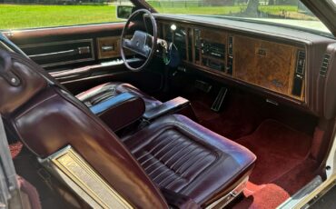 Buick-Riviera-1985-COUPE-17