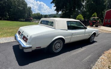 Buick-Riviera-1985-COUPE-19