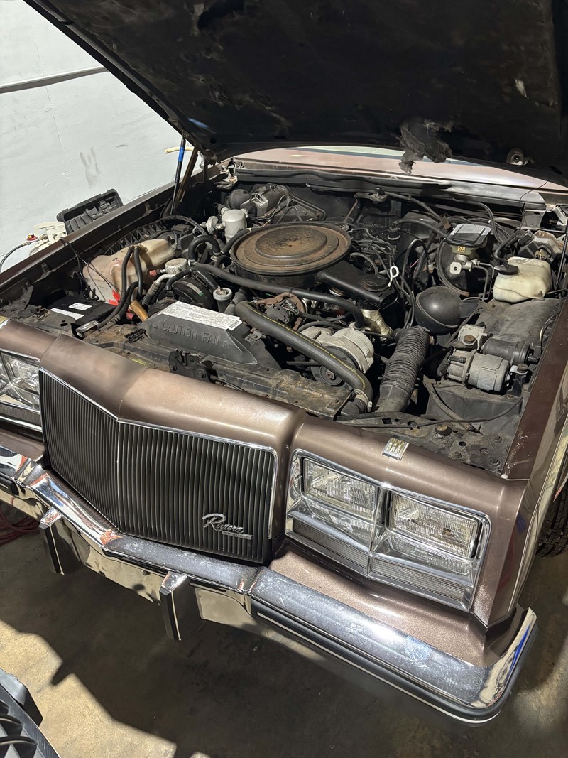 Buick-Riviera-1985-COUPE-2-DR-13