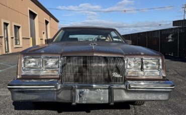 Buick-Riviera-1985-COUPE-2-DR-2