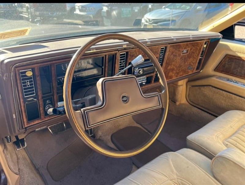 Buick-Riviera-1985-COUPE-2-DR-29