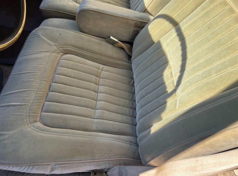 Buick-Riviera-1985-COUPE-2-DR-34