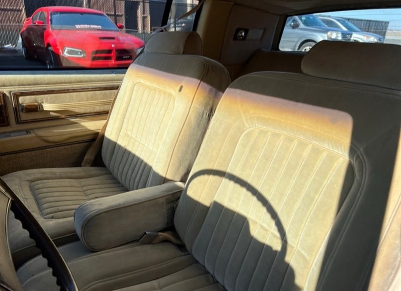 Buick-Riviera-1985-COUPE-2-DR-37