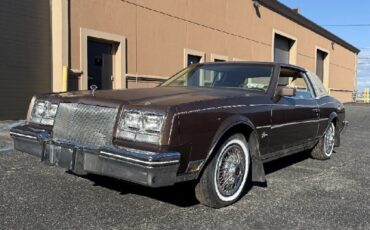 Buick-Riviera-1985-COUPE-2-DR-4