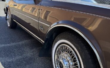 Buick-Riviera-1985-COUPE-2-DR-5