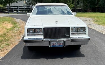 Buick-Riviera-1985-COUPE-20
