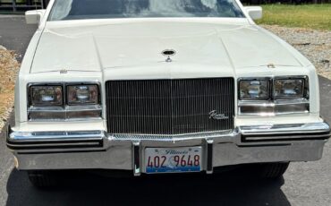 Buick-Riviera-1985-COUPE-3