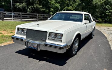 Buick-Riviera-1985-COUPE