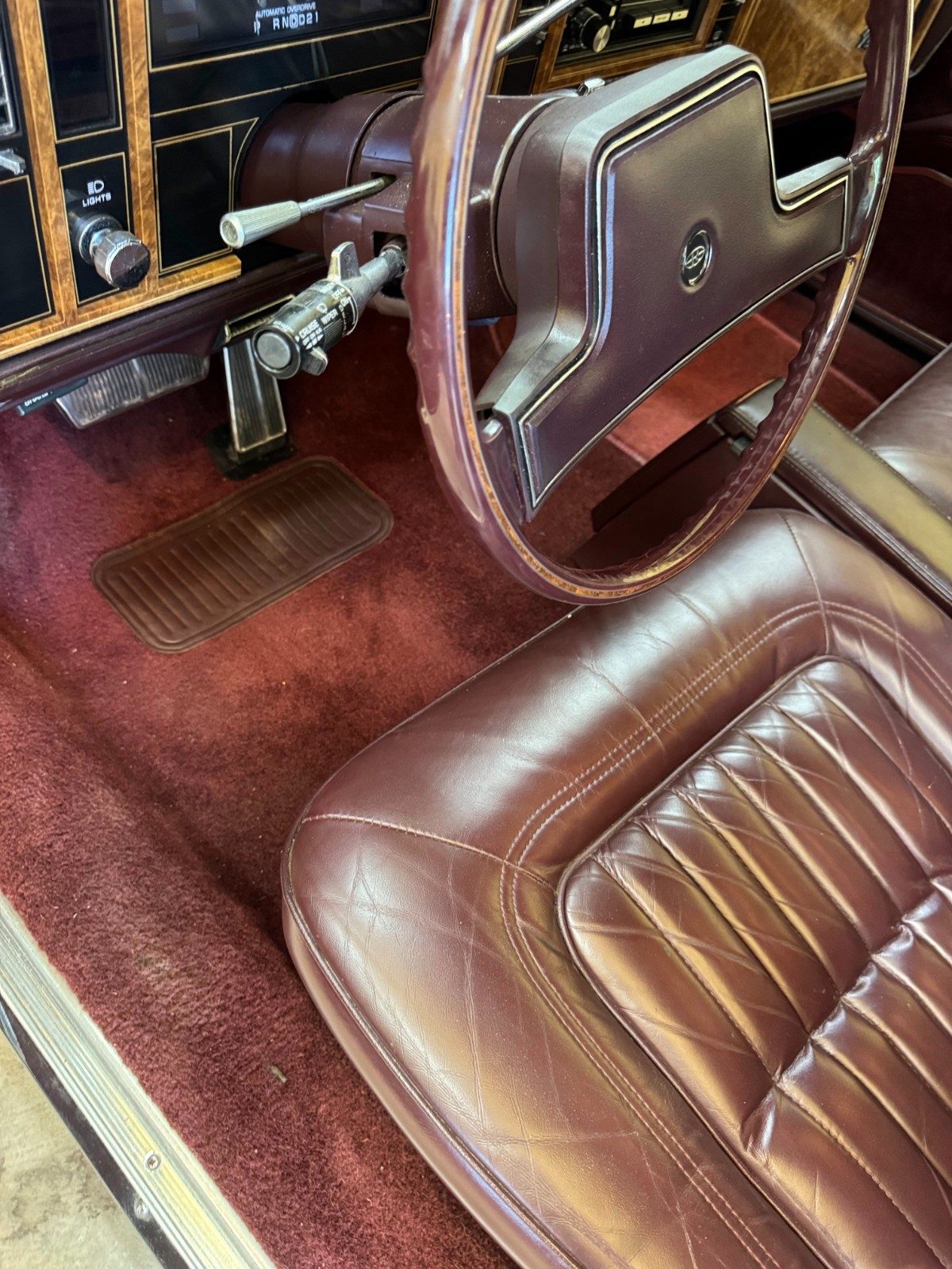 Buick-Riviera-1985-COUPE-8