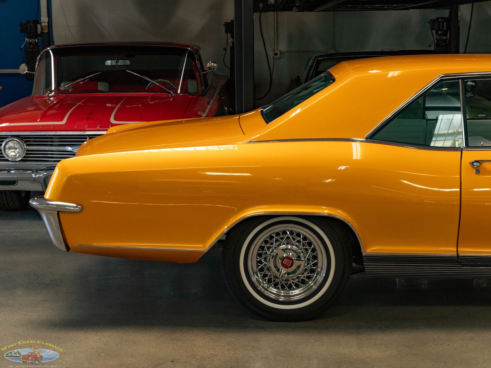 Buick-Riviera-Custom-1965-2-Door-Hardtop-1