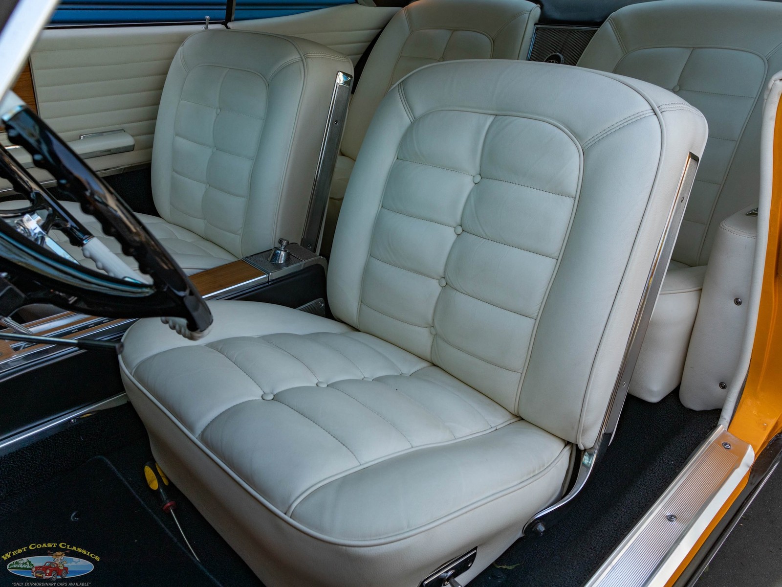 Buick-Riviera-Custom-1965-2-Door-Hardtop-26