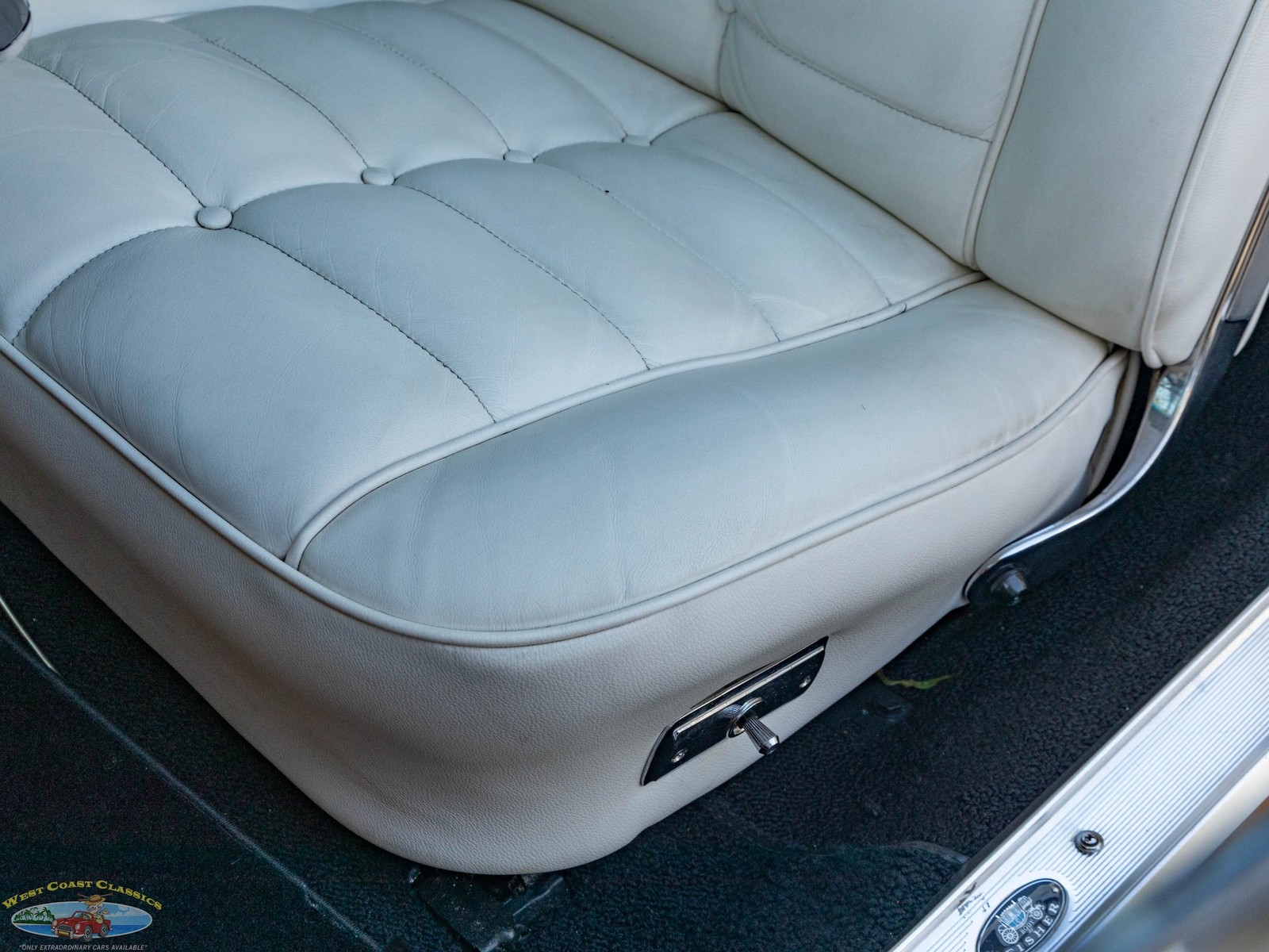 Buick-Riviera-Custom-1965-2-Door-Hardtop-27