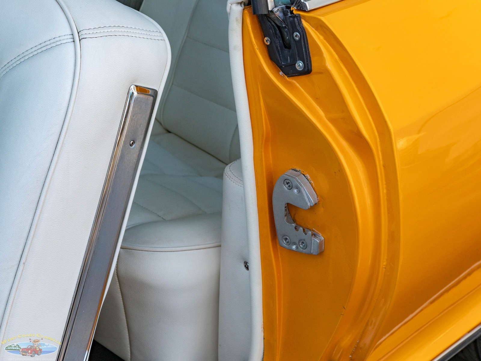 Buick-Riviera-Custom-1965-2-Door-Hardtop-29