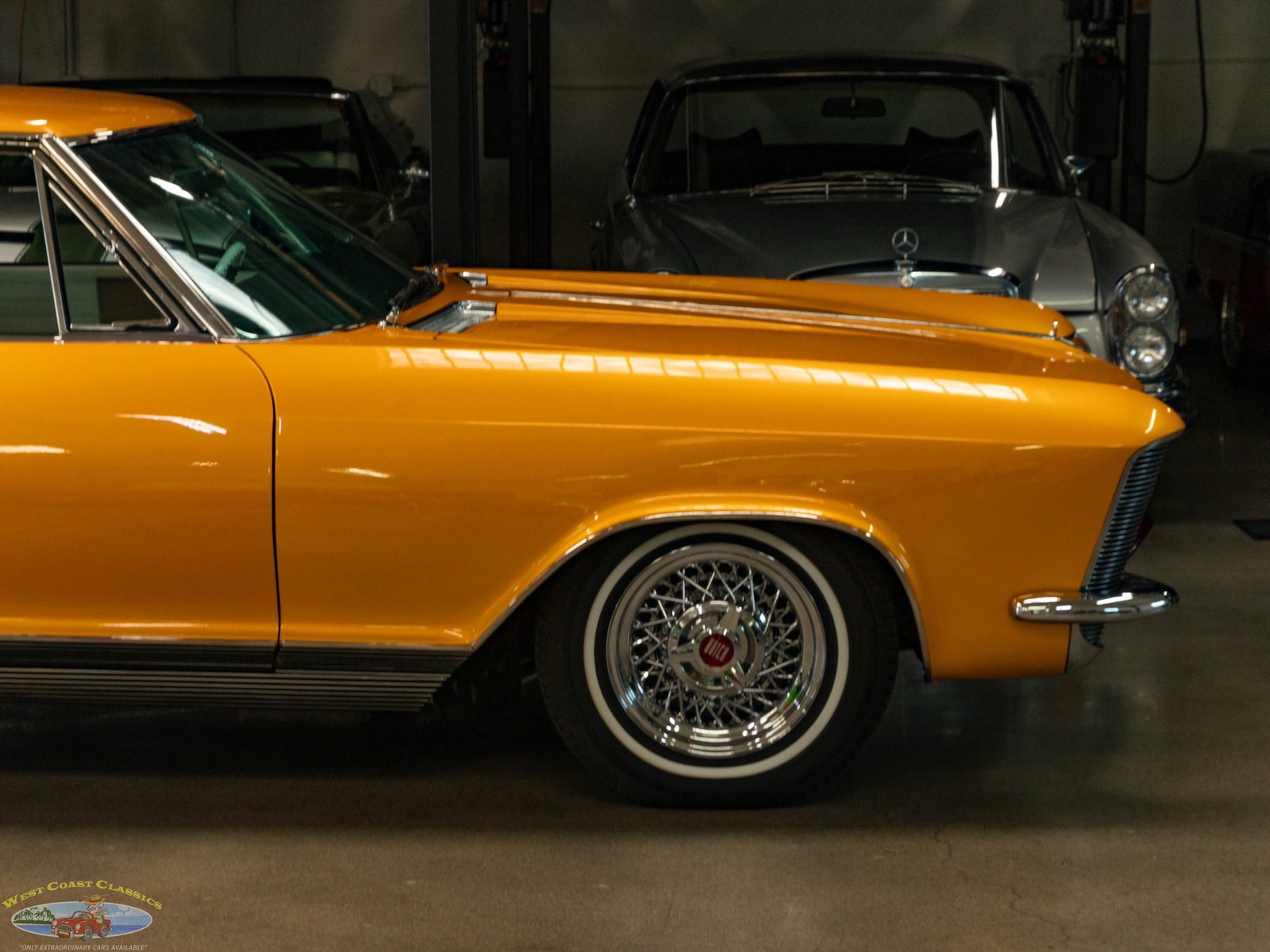 Buick-Riviera-Custom-1965-2-Door-Hardtop-3