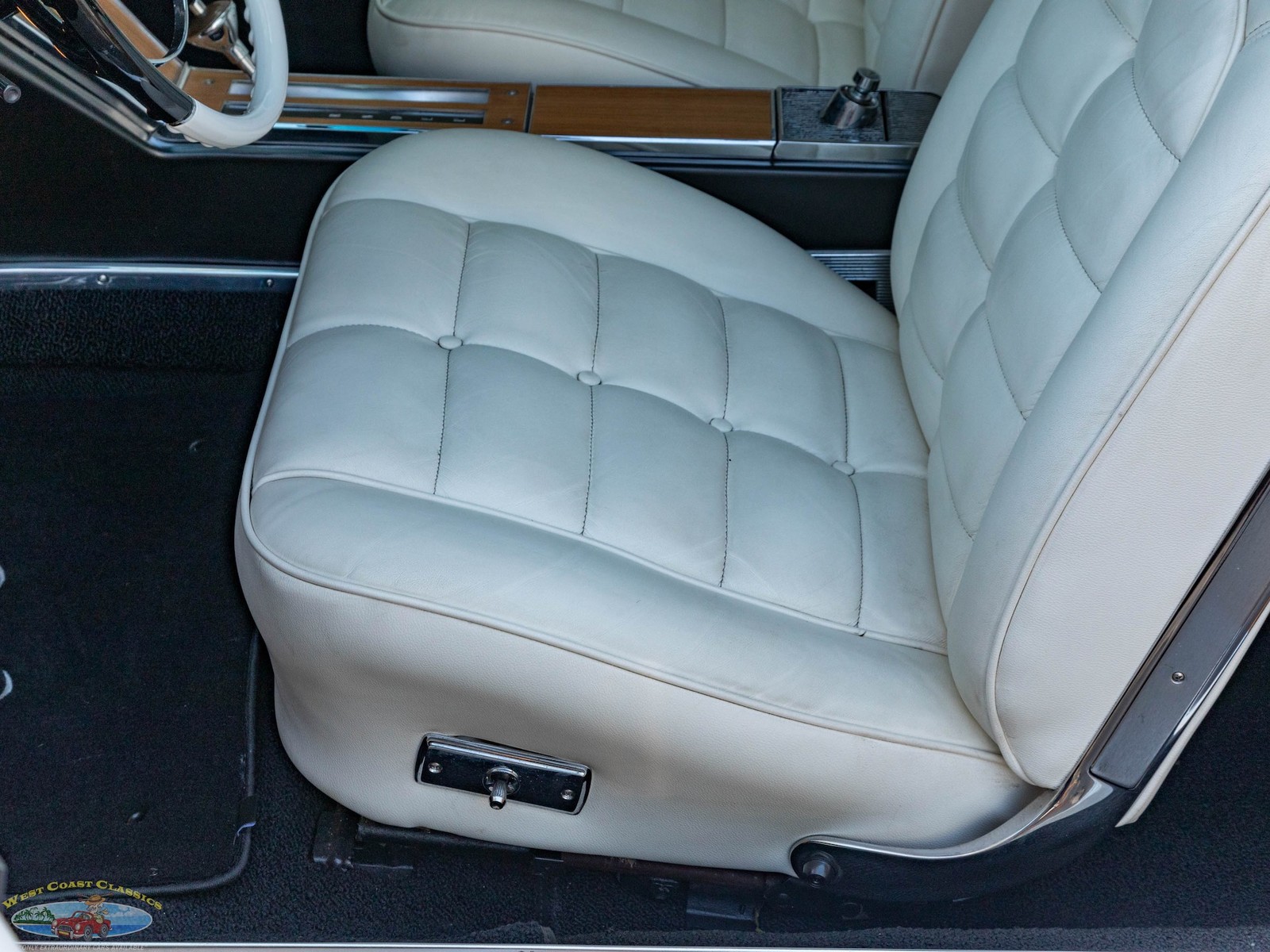 Buick-Riviera-Custom-1965-2-Door-Hardtop-31