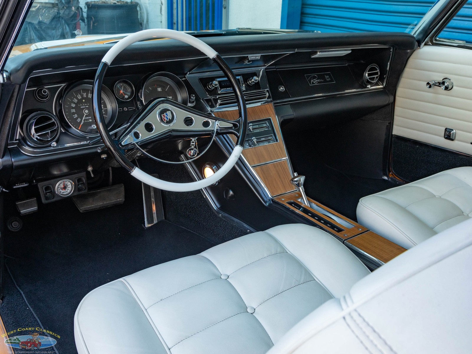 Buick-Riviera-Custom-1965-2-Door-Hardtop-32