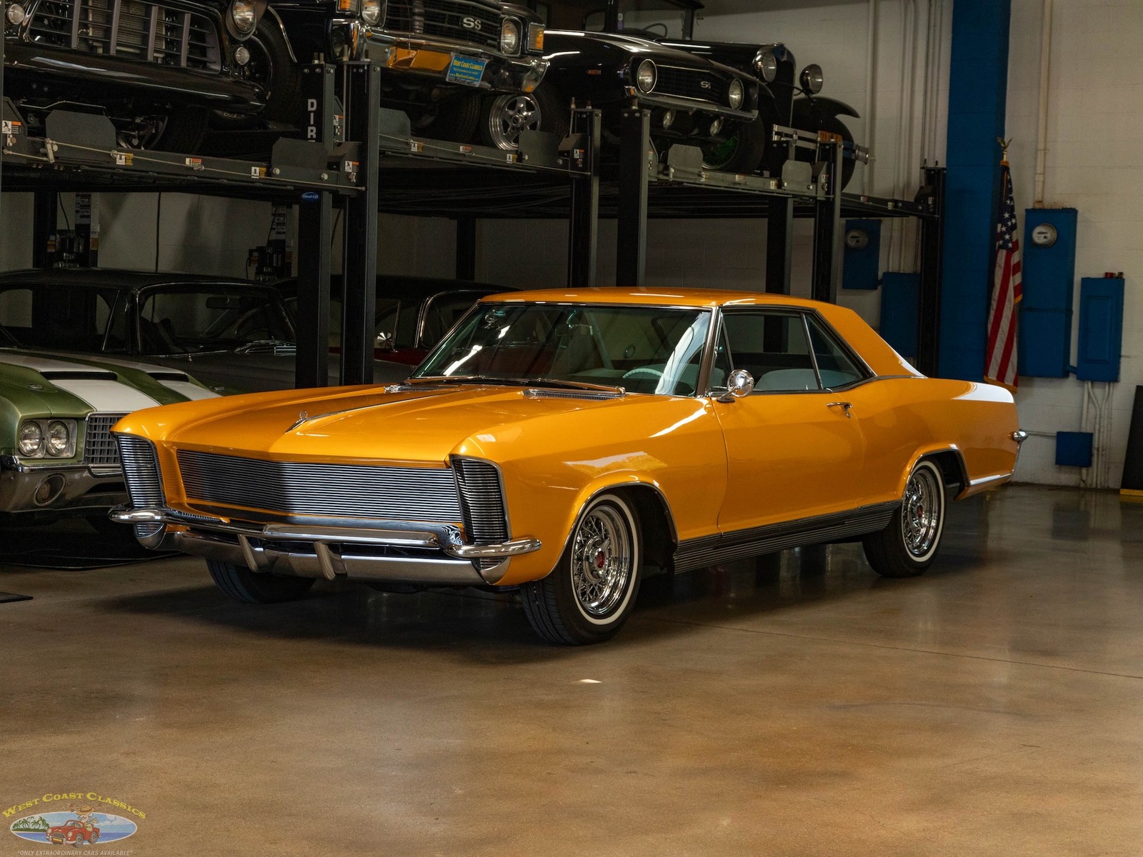 Buick-Riviera-Custom-1965-2-Door-Hardtop
