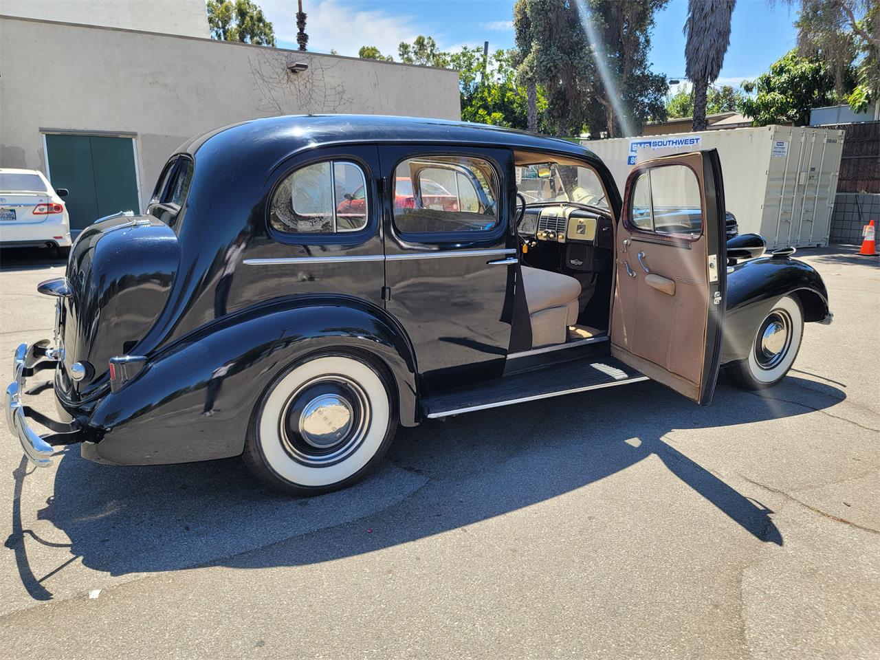 Buick-Roadmaster-1937-Black-Brown-Beige-10