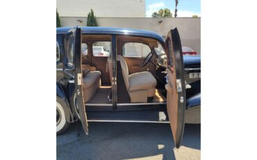 Buick-Roadmaster-1937-Black-Brown-Beige-19