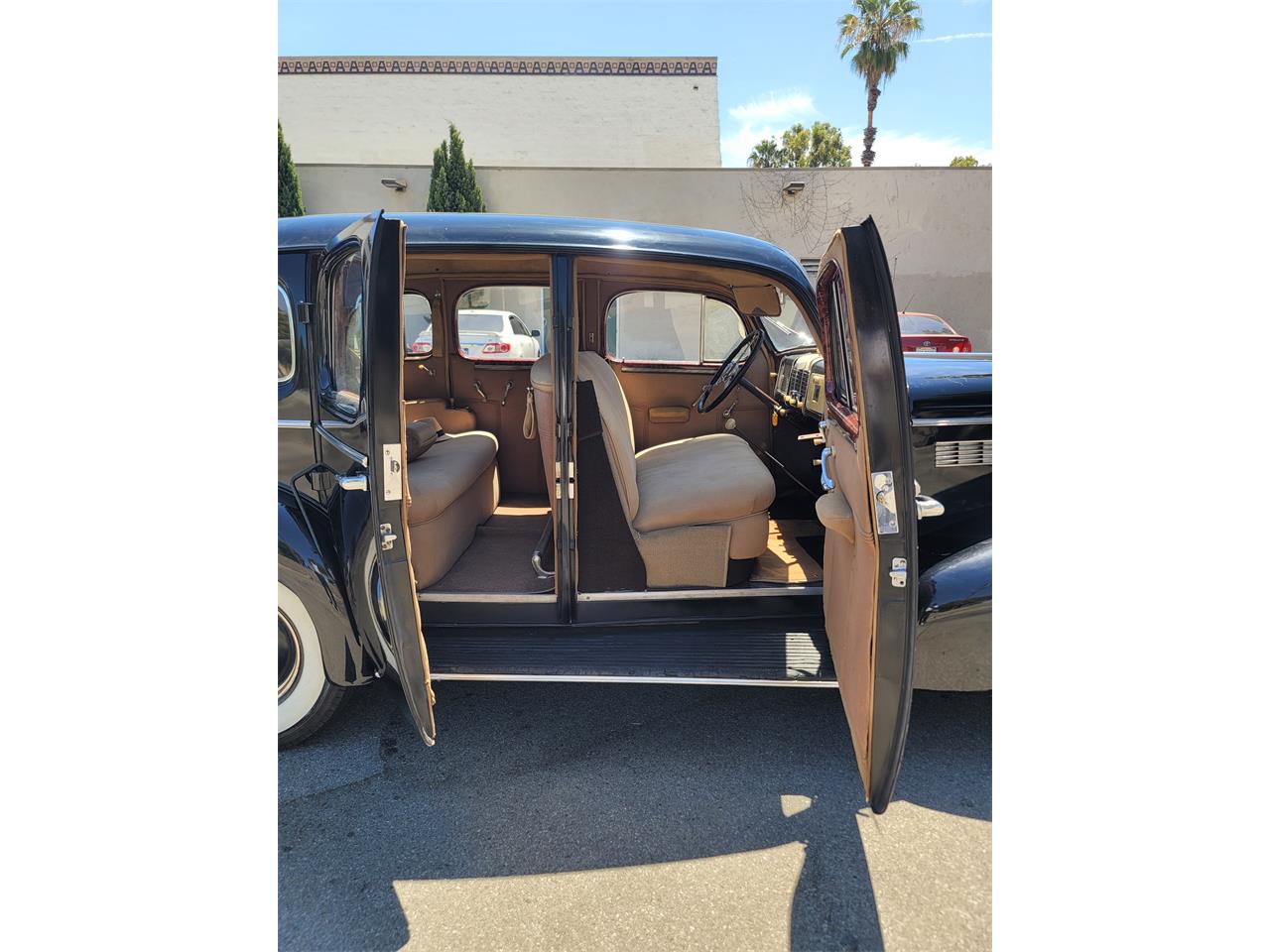 Buick-Roadmaster-1937-Black-Brown-Beige-19