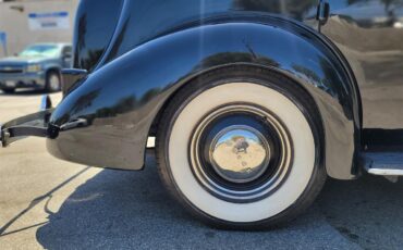 Buick-Roadmaster-1937-Black-Brown-Beige-2