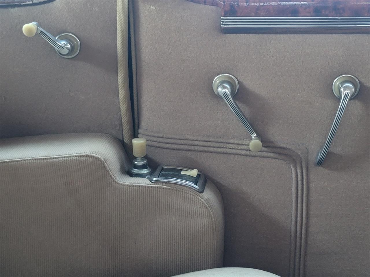 Buick-Roadmaster-1937-Black-Brown-Beige-52