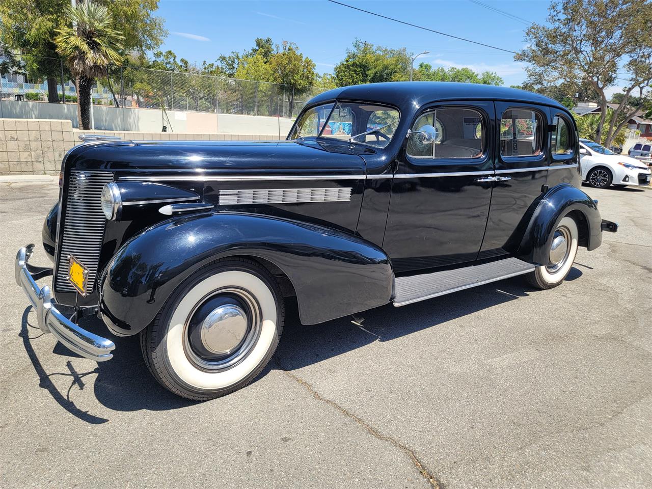 Buick-Roadmaster-1937-Black-Brown-Beige-53