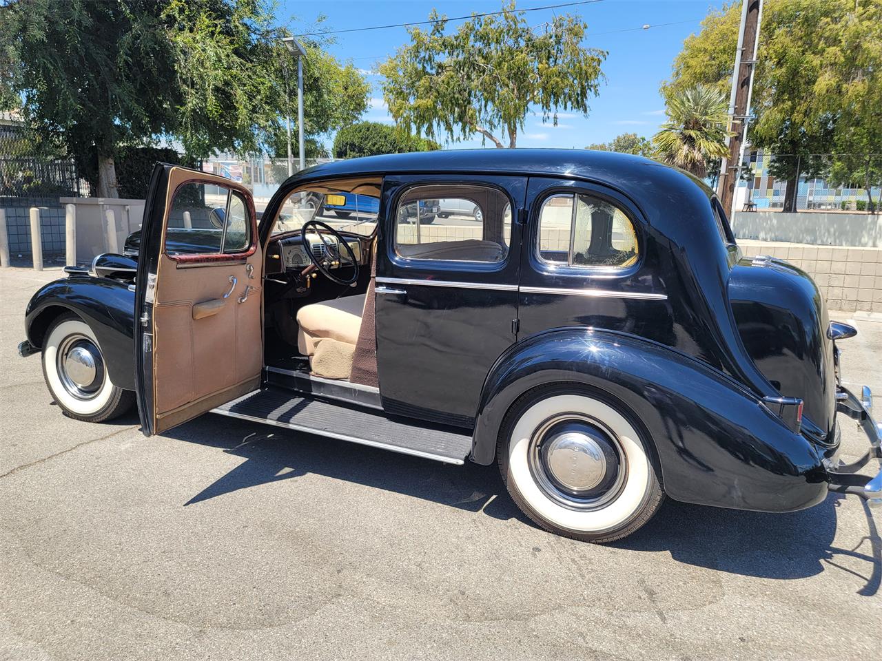 Buick-Roadmaster-1937-Black-Brown-Beige-9