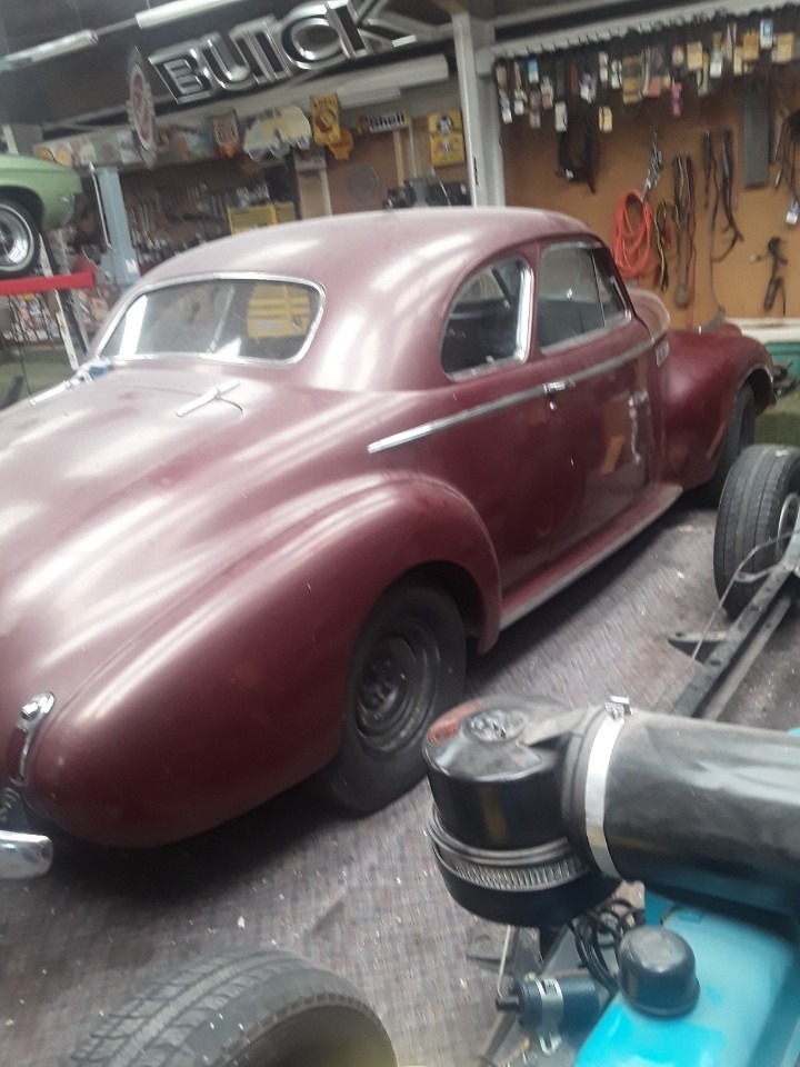 Buick-Roadmaster-1940-Coupe-1