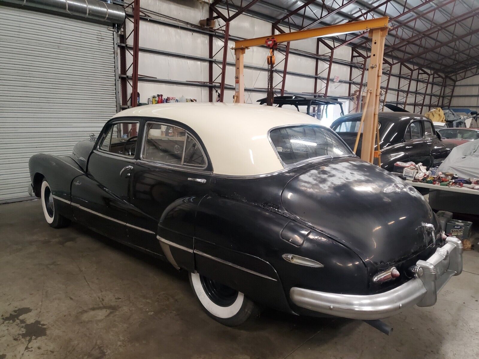 Buick-Roadmaster-1948-Sedan-11