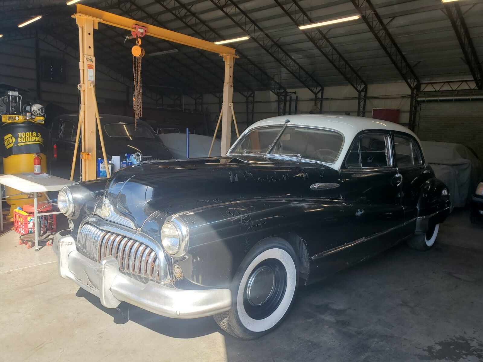 Buick-Roadmaster-1948-Sedan-17