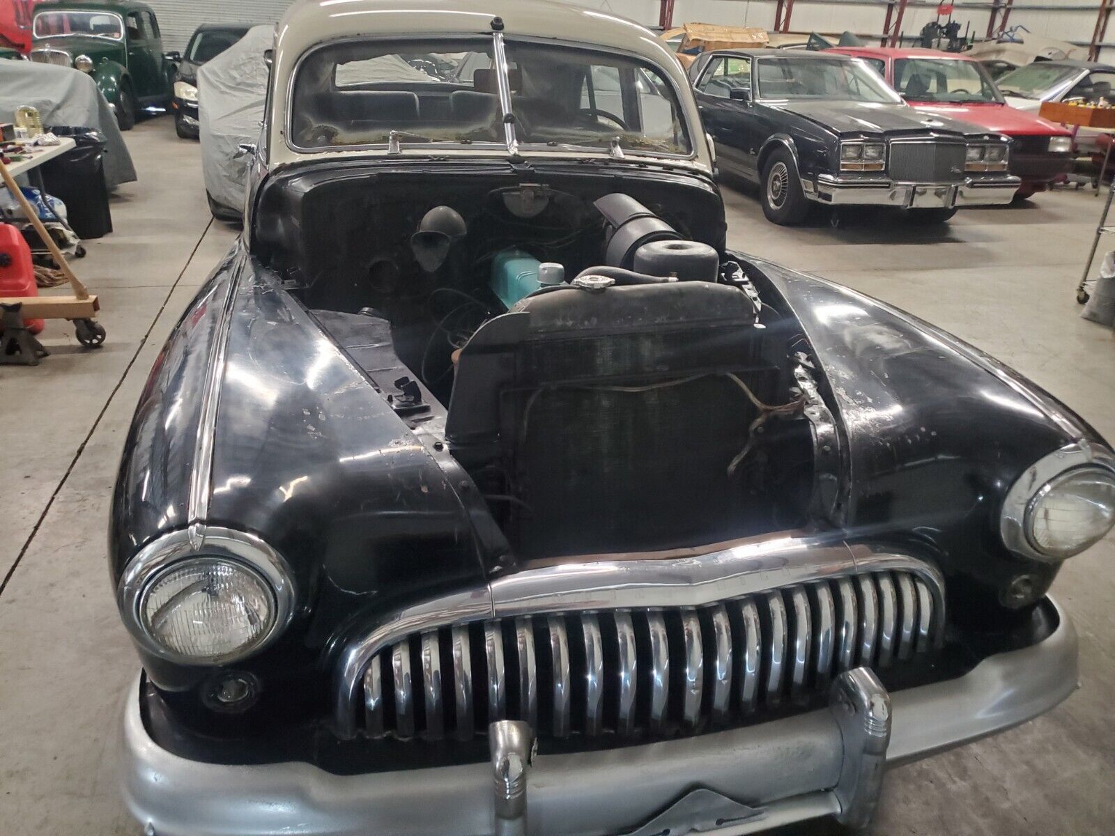 Buick-Roadmaster-1948-Sedan-8