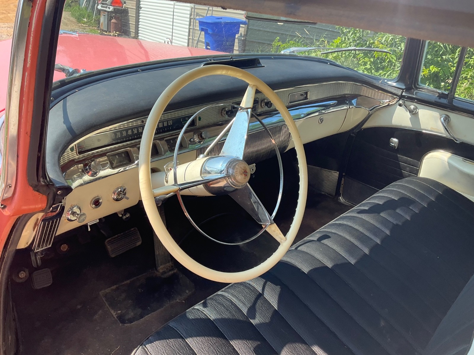 Buick-Roadmaster-1956-Sedan-6