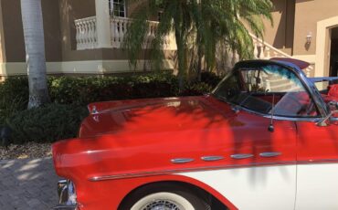 Buick-Roadmaster-1957-Seminole-Red-amp-White-Red-15