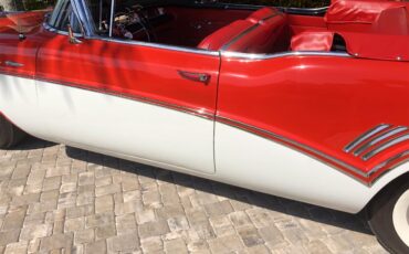 Buick-Roadmaster-1957-Seminole-Red-amp-White-Red-16