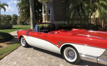 Buick-Roadmaster-1957-Seminole-Red-amp-White-Red-17