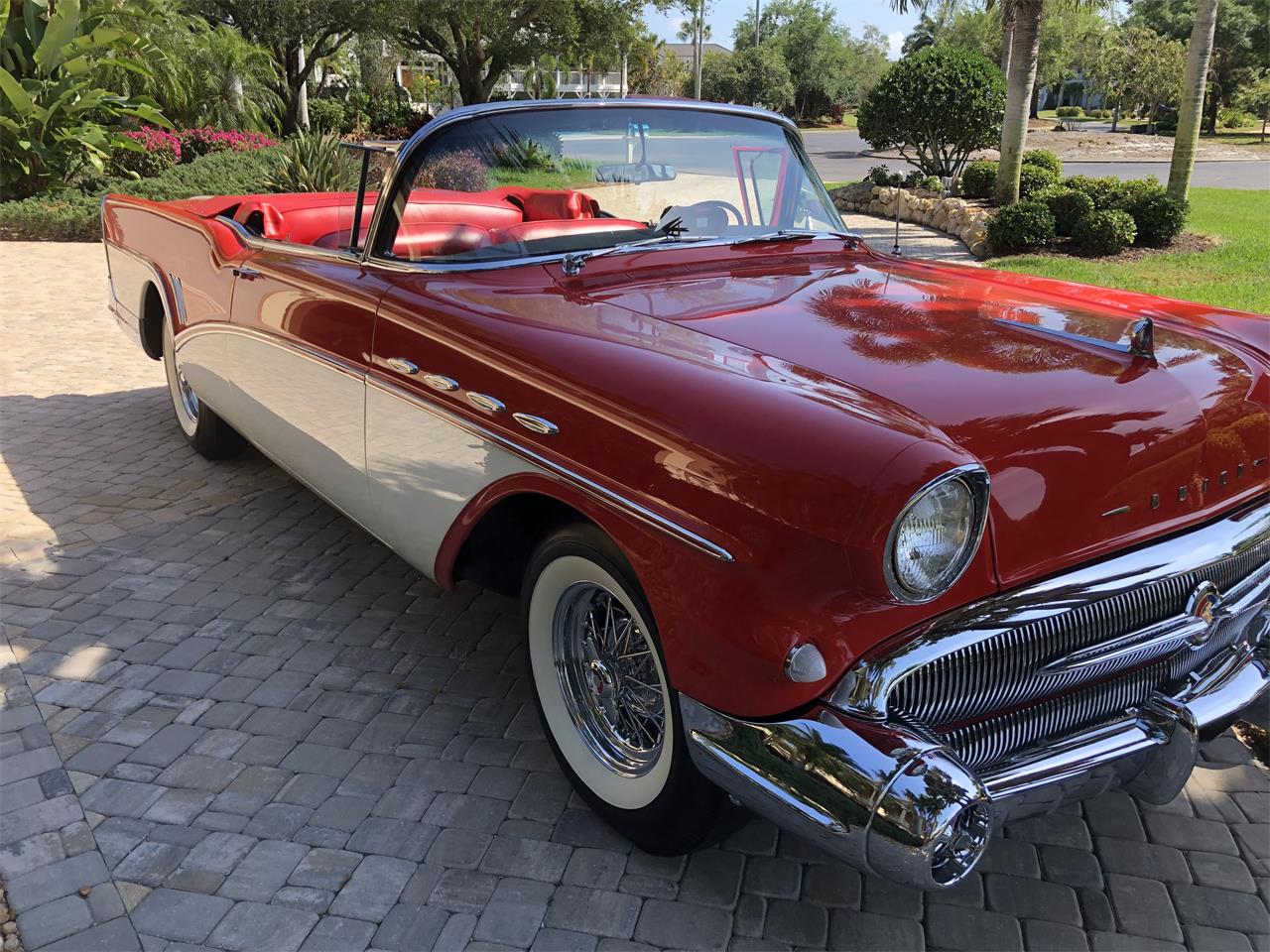 Buick-Roadmaster-1957-Seminole-Red-amp-White-Red-21