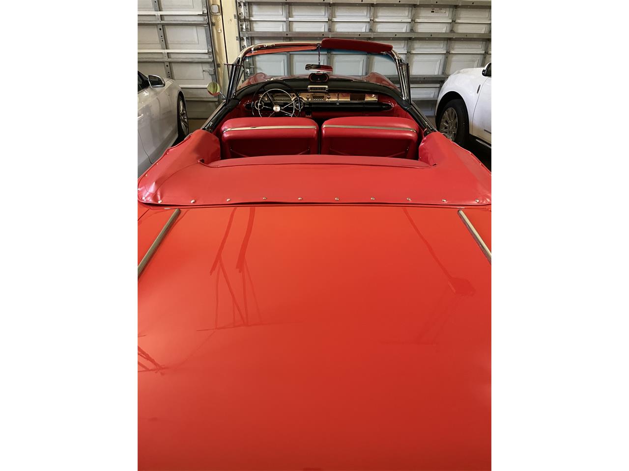 Buick-Roadmaster-1957-Seminole-Red-amp-White-Red-24