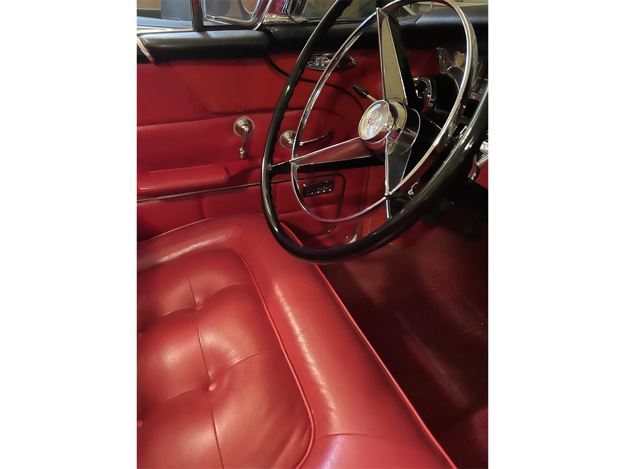 Buick-Roadmaster-1957-Seminole-Red-amp-White-Red-27