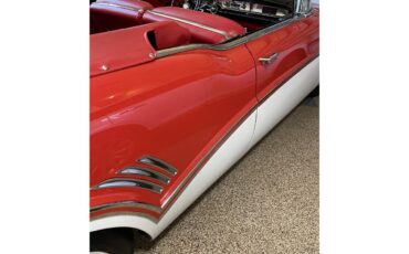 Buick-Roadmaster-1957-Seminole-Red-amp-White-Red-31