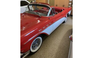 Buick-Roadmaster-1957-Seminole-Red-amp-White-Red-32