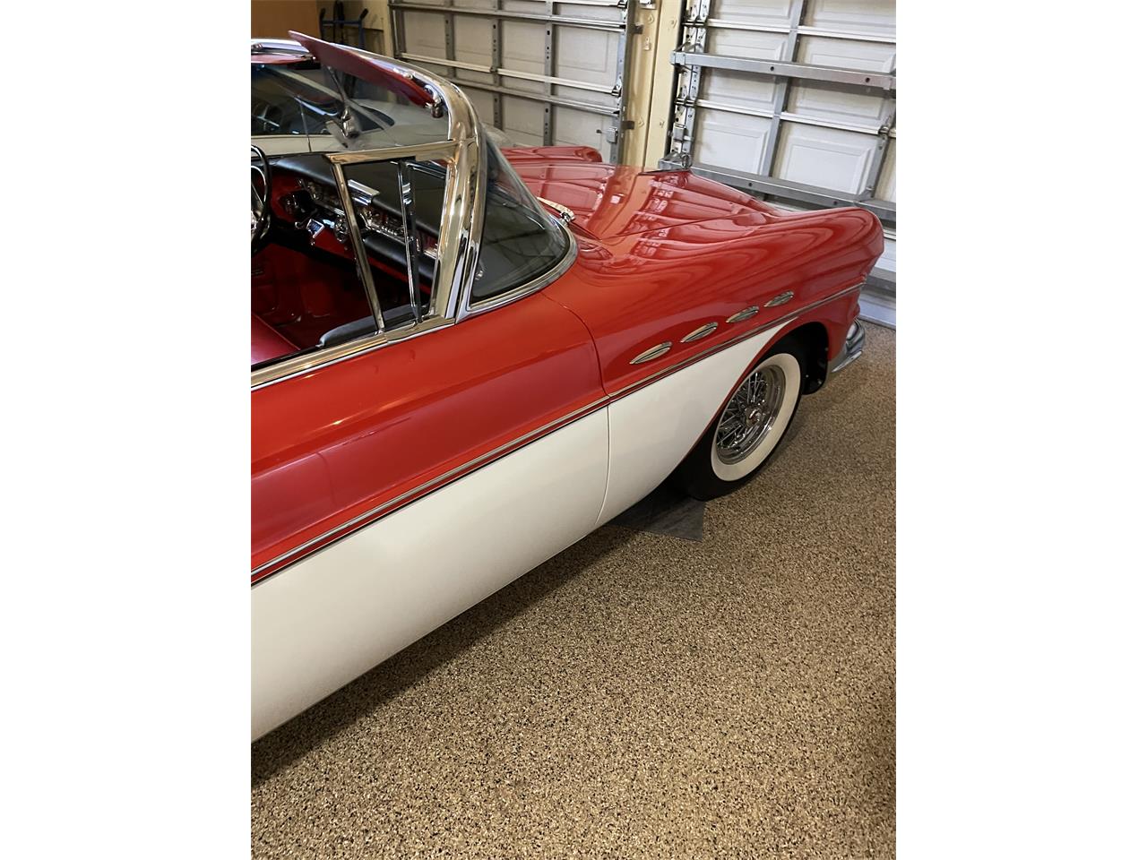Buick-Roadmaster-1957-Seminole-Red-amp-White-Red-34