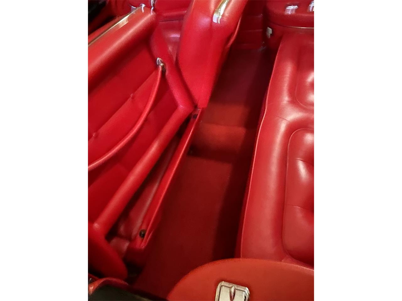 Buick-Roadmaster-1957-Seminole-Red-amp-White-Red-40