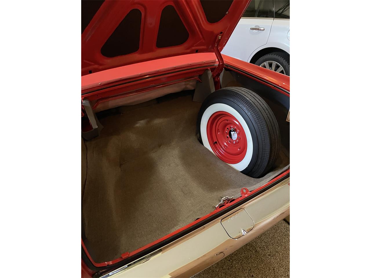 Buick-Roadmaster-1957-Seminole-Red-amp-White-Red-41