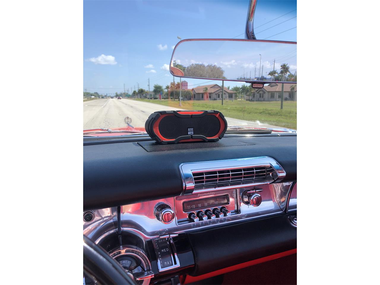 Buick-Roadmaster-1957-Seminole-Red-amp-White-Red-7